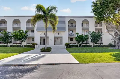 769 Jeffery Street 2-104, Boca Raton – Condominium for sale