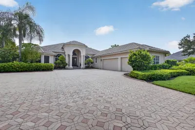 8055 Woodsmuir Drive, West Palm Beach – Single Family Residence for sale