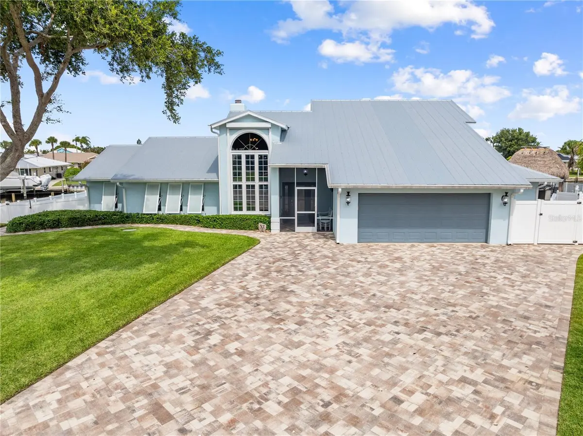 123 QUEEN ANN CT at 123 Queen Ann Court, Hutchinson Island