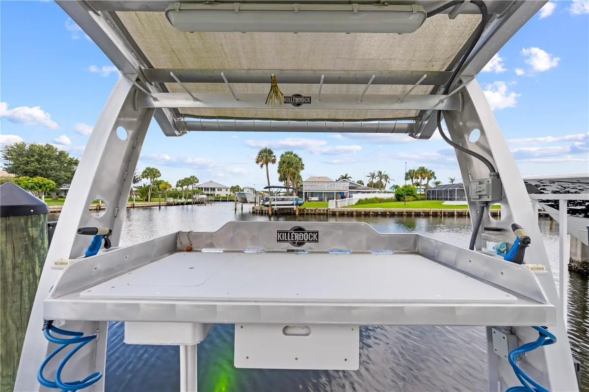 123 QUEEN ANN CT at 123 Queen Ann Court, Hutchinson Island