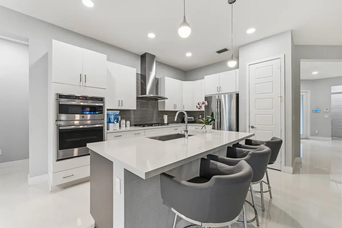 5_24 at 10555 Waves Way, Parkland
