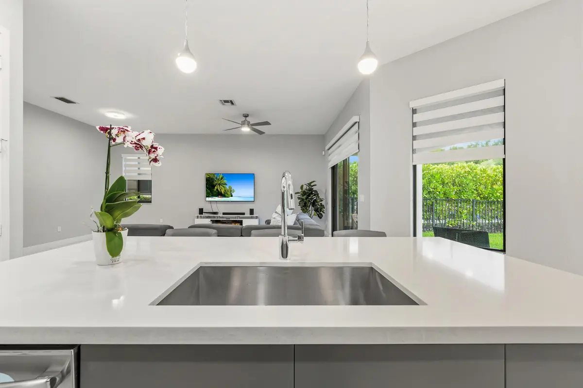 19_27 at 10555 Waves Way, Parkland
