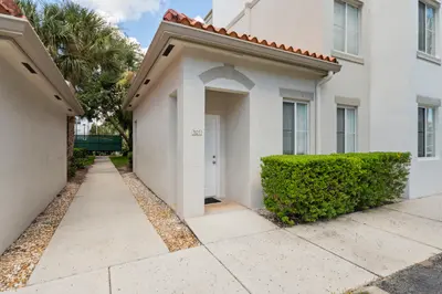 11022 Legacy Drive 101, Palm Beach Gardens – Townhouse for rent