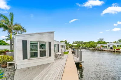 207 Mallard Drive U, Briny Breezes – sold