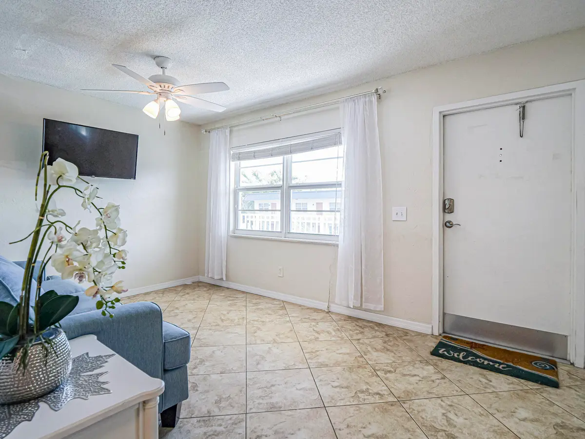 923 22nd Place 219, Vero Beach, FL – photo 5