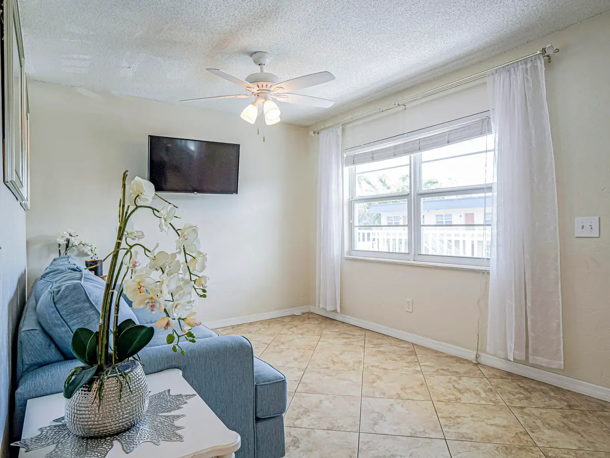 923 22nd Place 219, Vero Beach, FL – photo 8
