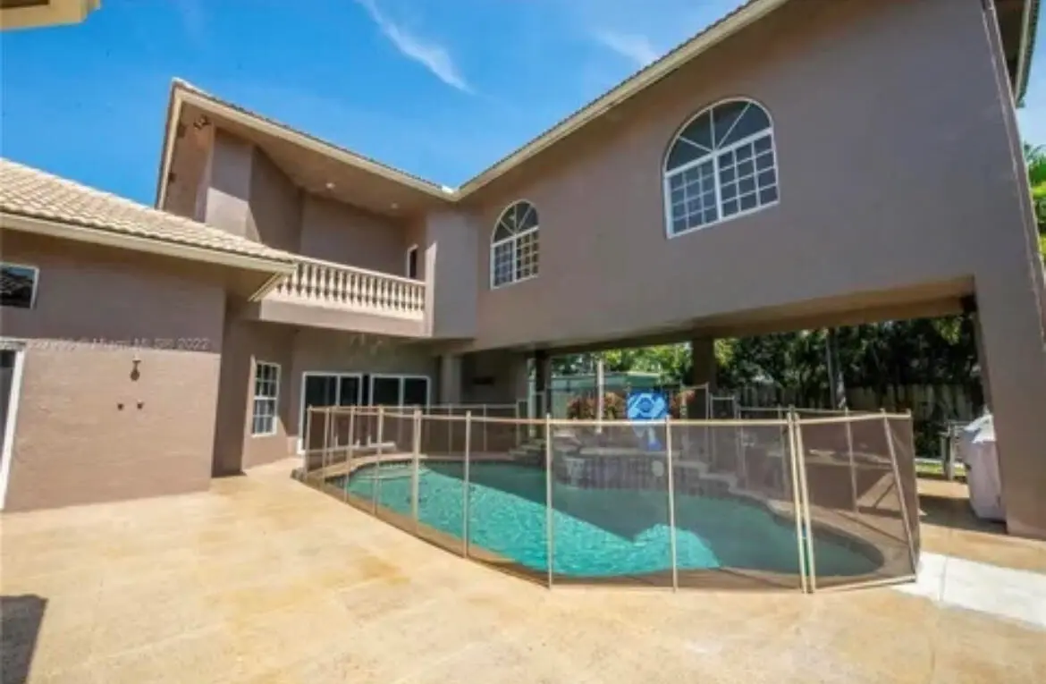 IMG_7626 at 423 NE 3rd Street, Pompano Beach