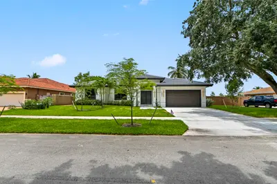 621 NW 42nd Avenue, Coconut Creek – sold