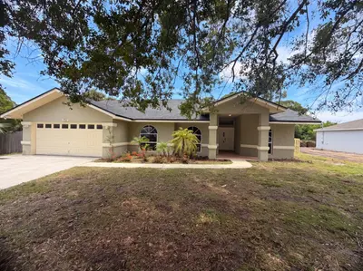 711 SE Celtic Avenue, Port St. Lucie – Single Family Residence for sale