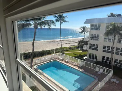 3851 N Ocean Boulevard 403, Gulf Stream – Condominium for sale