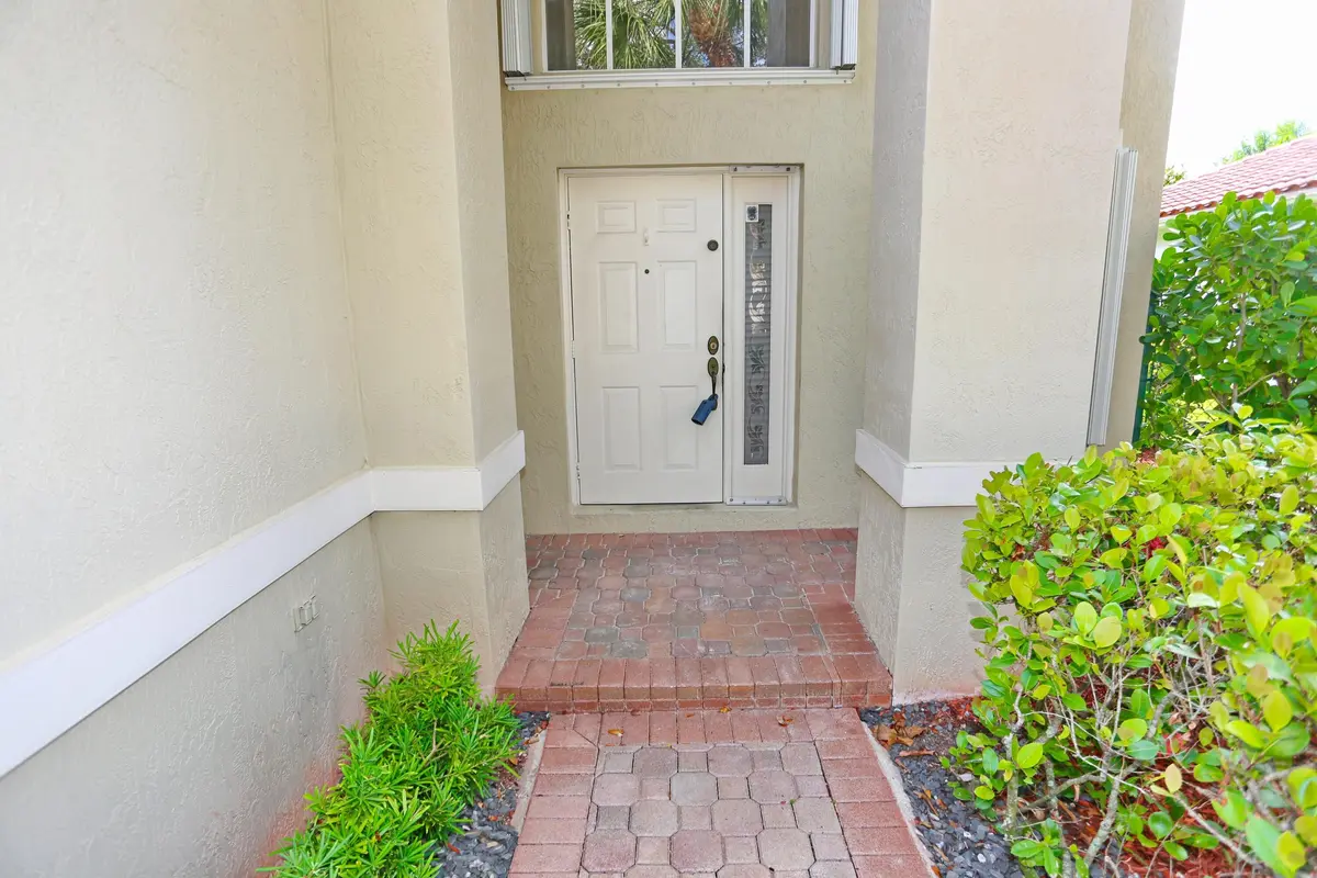 covered entry at 5157 NW 122nd Avenue, Coral Springs