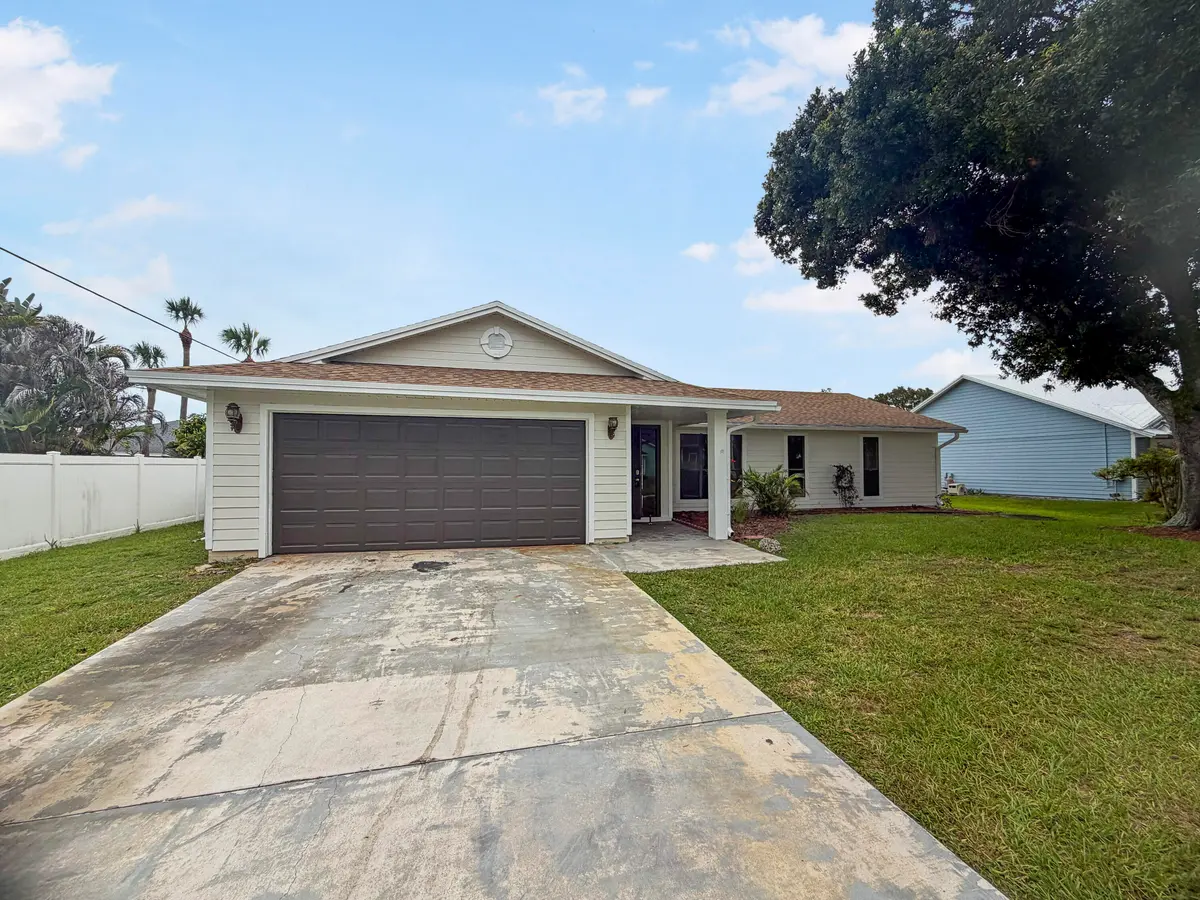 photo_01 at 2305 SW Fern Circle, Port St. Lucie