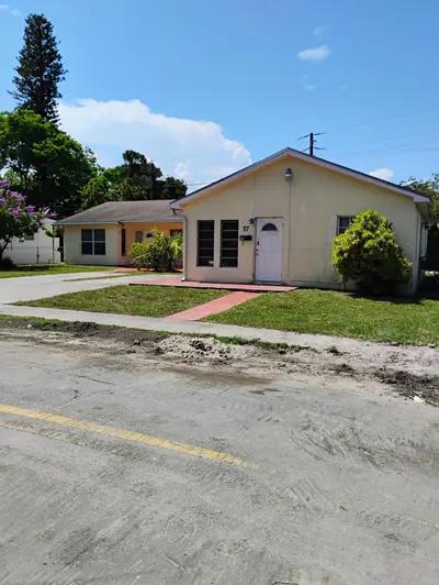 57 SE 12th Street, Dania Beach – Duplex for sale