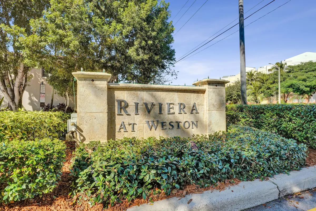 DSC09315 at 173 Riviera Circle, Weston