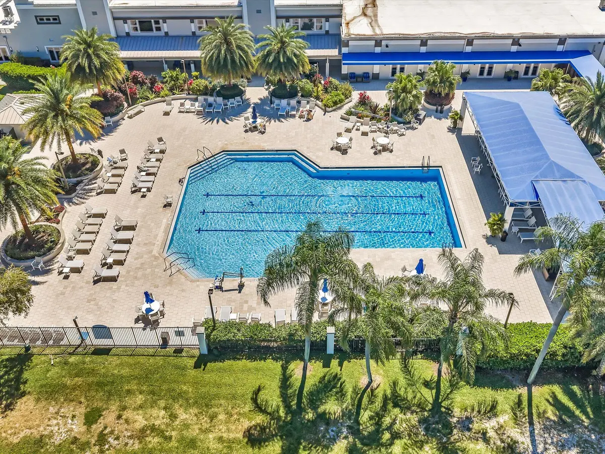 Community Pool at 7036 Summer Tree Drive B, Boynton Beach