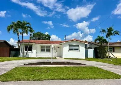 2200 N 47th Avenue, Hollywood – Single Family Residence for sale