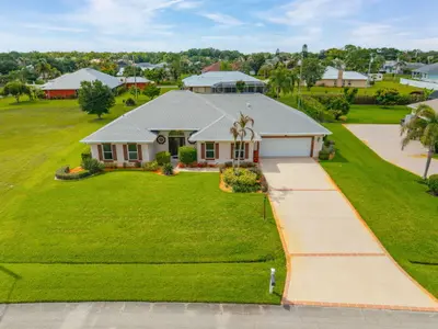165 SW Hawthorne Circle, Port St. Lucie – Single Family Residence for sale