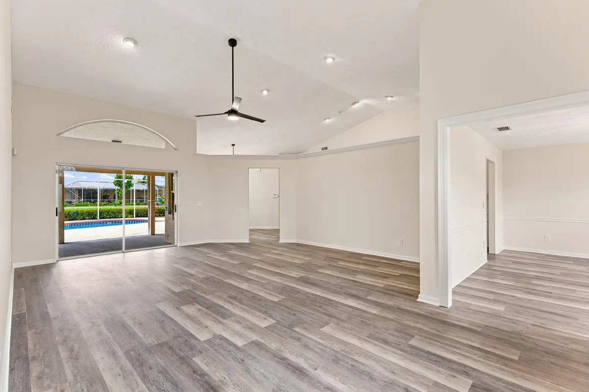 4-web-or-mls-AR Media 4 at 165 SW Hawthorne Circle, Port St. Lucie