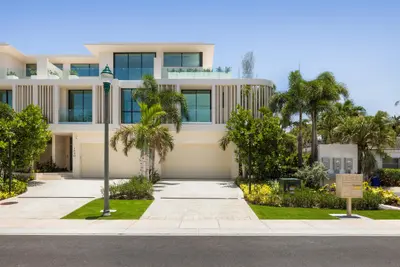 1234 George Bush Boulevard, Delray Beach – Townhouse for sale