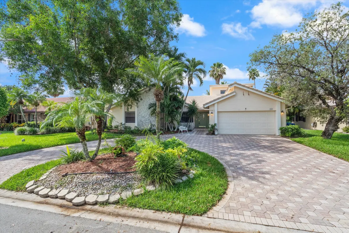 01-8660 NW 54th Street Coral Springs, FL at 8660 NW 54th Street, Coral Springs