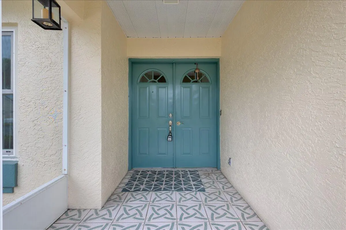 04-GG3A3922 at 329 NW Tuscany Court, Port St. Lucie