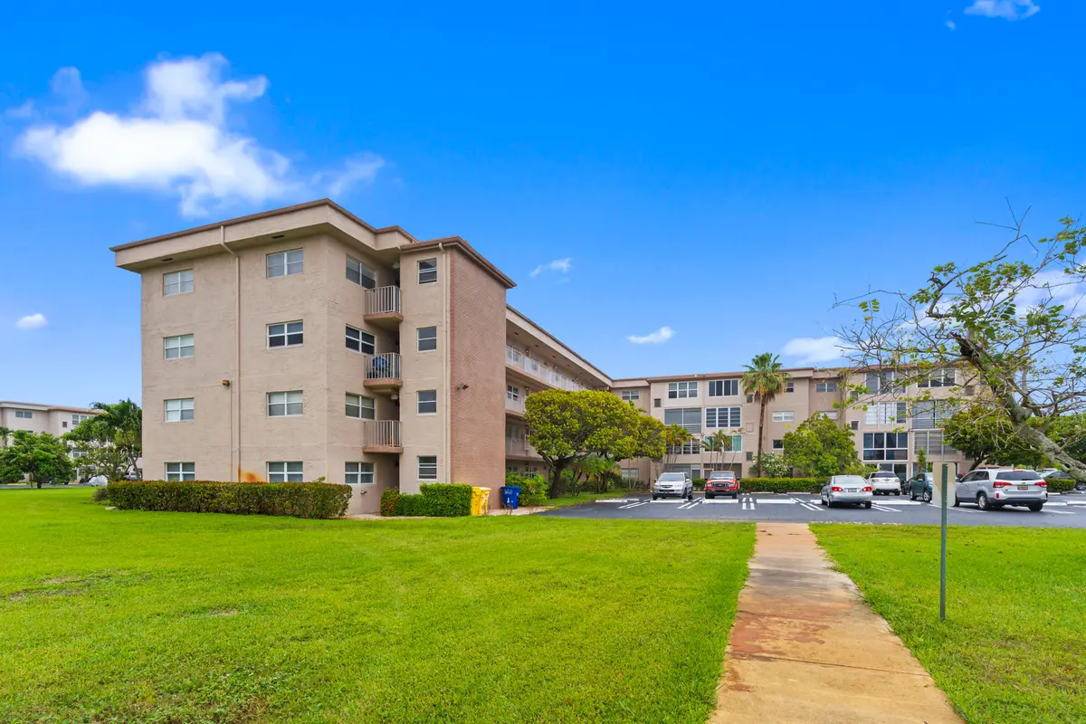 Building 12 | Greenwood at 2615 NE 1st Court 403, Boynton Beach