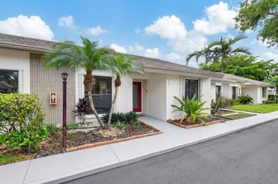 3076 S Oakland Forest Drive 503, Oakland Park – Villa for sale
