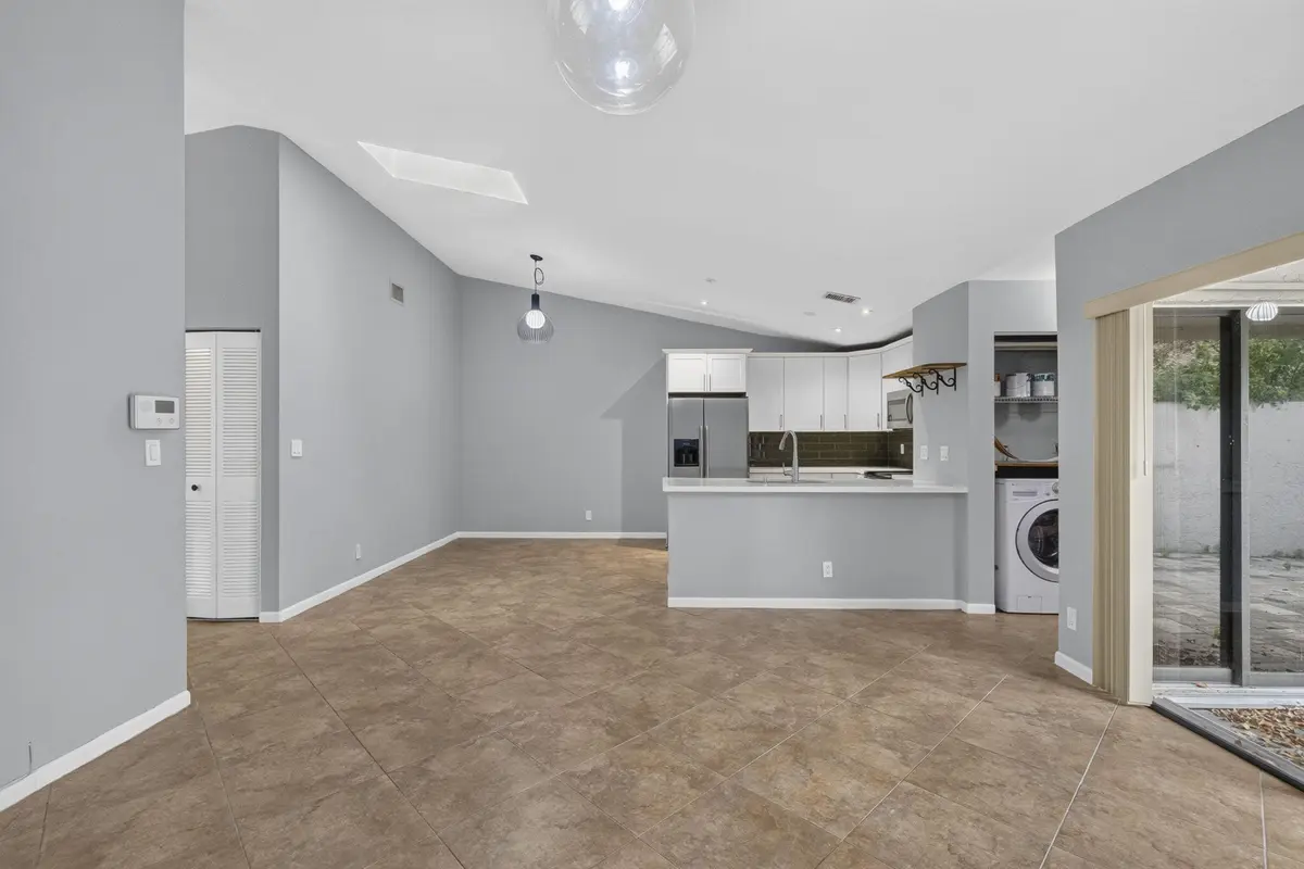 12-web-or-mls-8I8A1813 at 3076 S Oakland Forest Drive 503, Oakland Park