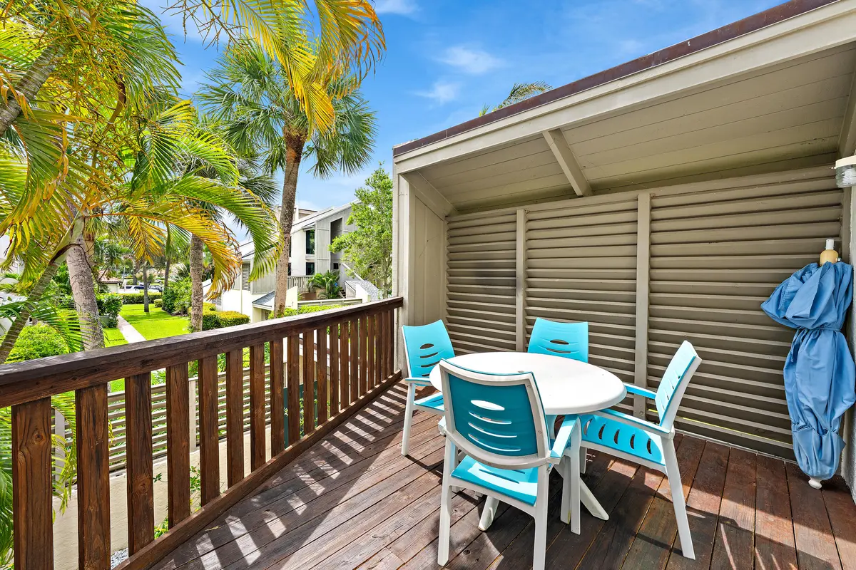 Balcony at 1605 U.s. 1 13g, Jupiter
