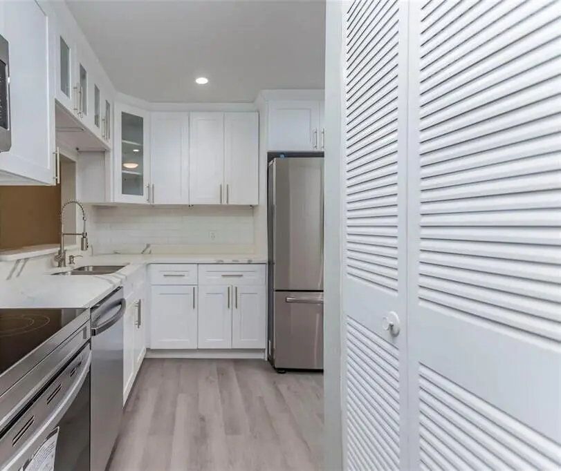 Kitchen at 454 Lakeview Drive 1, Weston