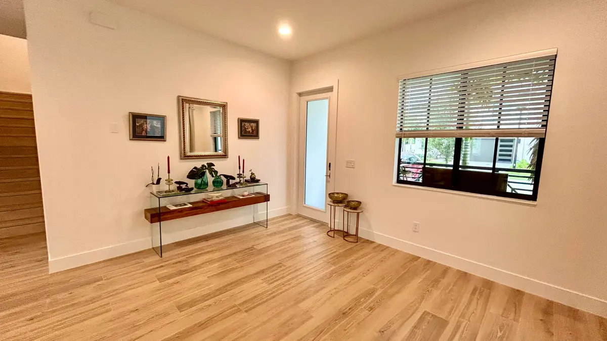 IMG_1963 at 1423 SW 23rd Street, Fort Lauderdale