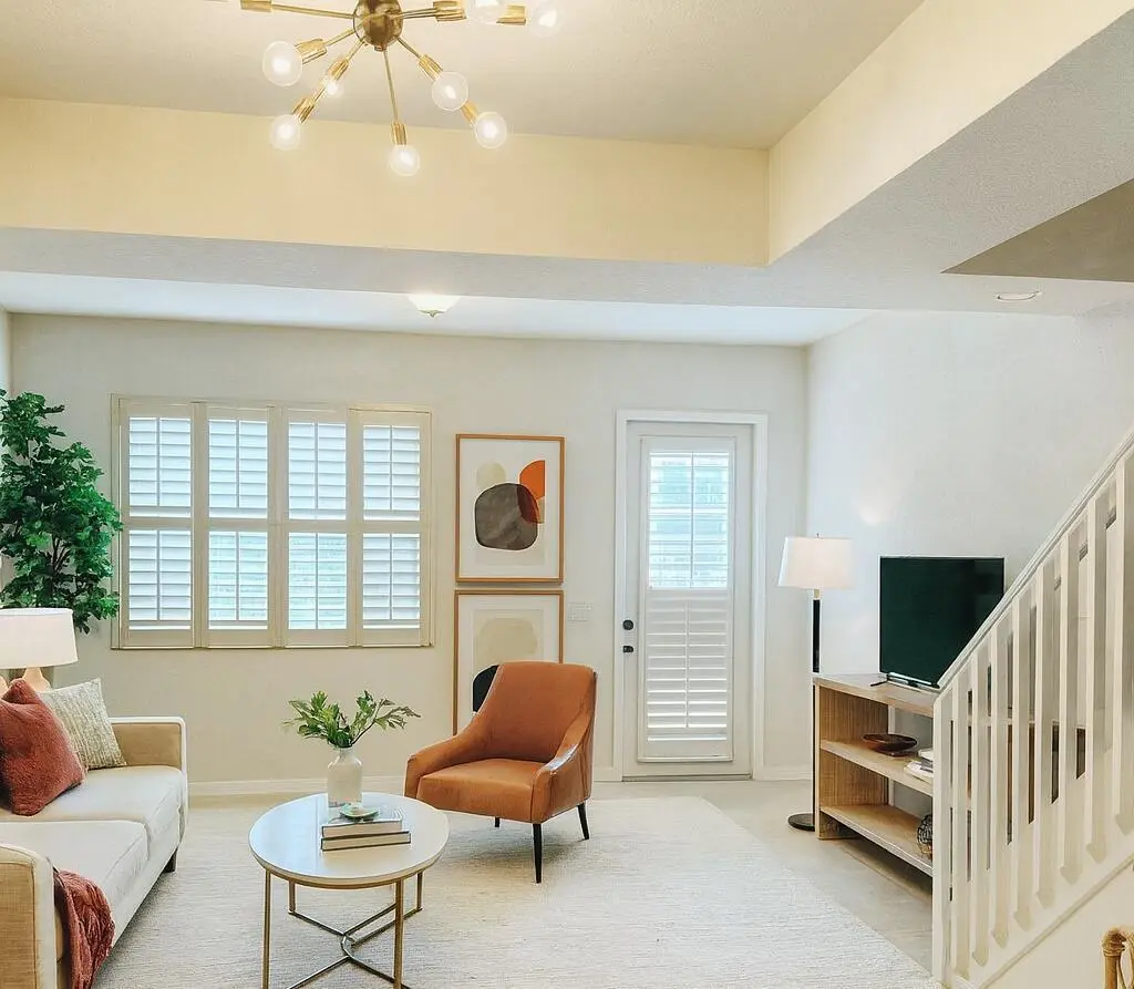 virtual staged at 902 S Federal Highway 6, Lake Worth Beach