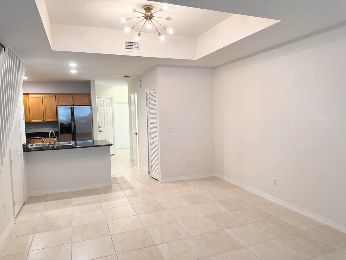 dining area at 902 S Federal Highway 6, Lake Worth Beach