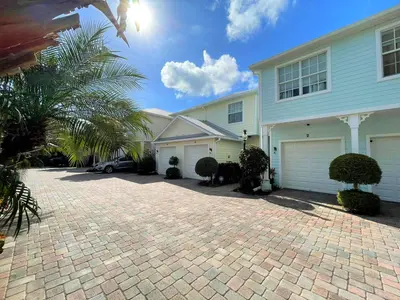 902 S Federal Highway 6, Lake Worth Beach – sold