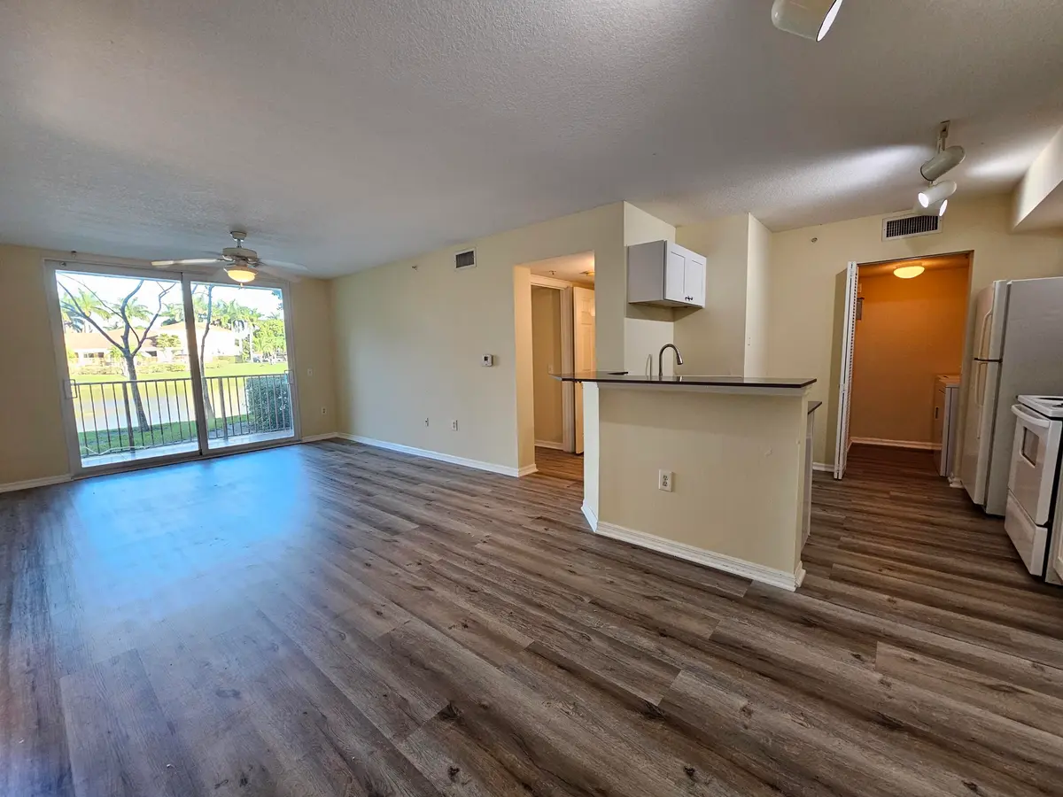 1 villa cir at 604 Villa Circle 604, Boynton Beach