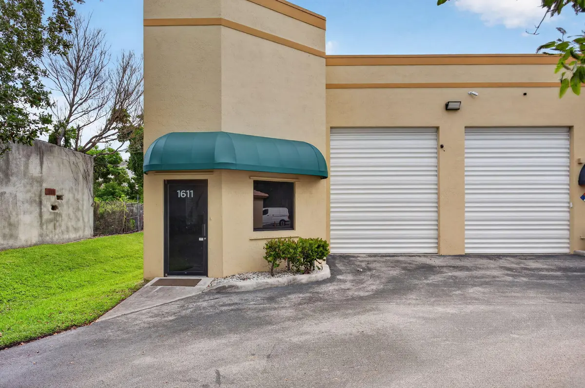 1-web-or-mls-1611-9940 at 1611 W Mcnab Road 6, Pompano Beach