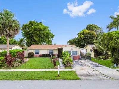 703 SW 76th Avenue, North Lauderdale – sold