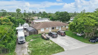 5735 Kumquat Road, West Palm Beach – Duplex for sale