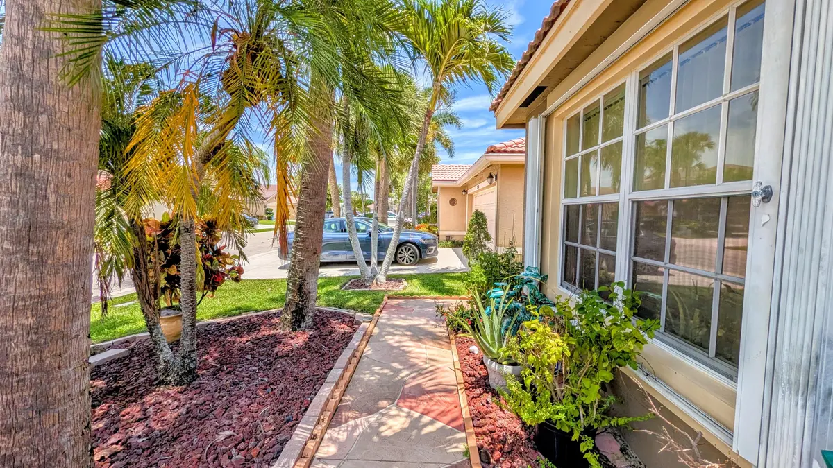 Exterior pathway at 3576 Stratton Lane, Boynton Beach