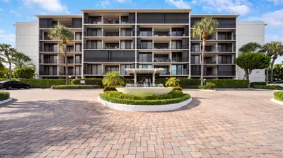225 S Beach Road 102, Jupiter – Condominium for sale