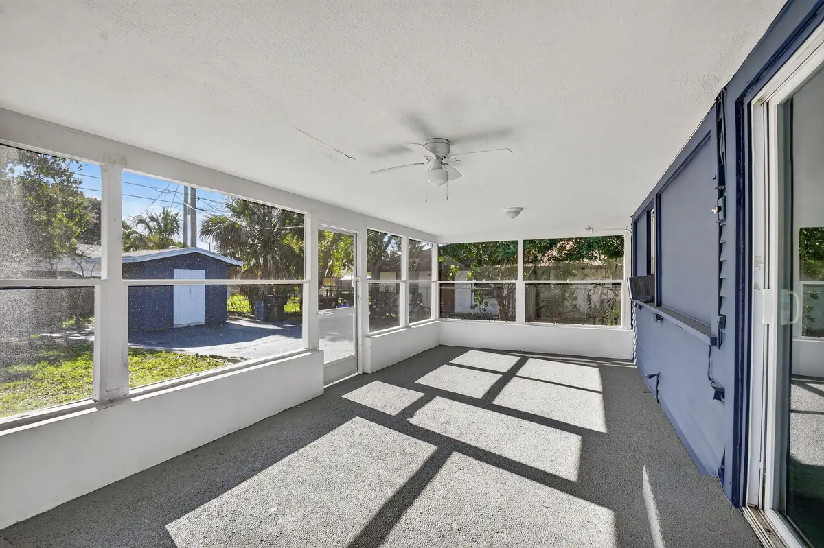 Photo at 1006 S M Street, Lake Worth Beach