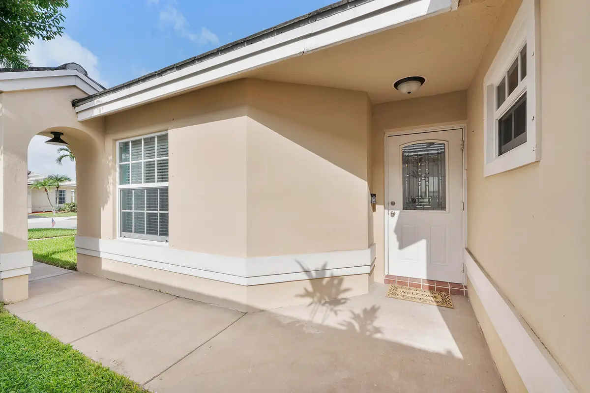 8821 Lake Park Cir N_006 at 8821 Lake Park Circle, Davie