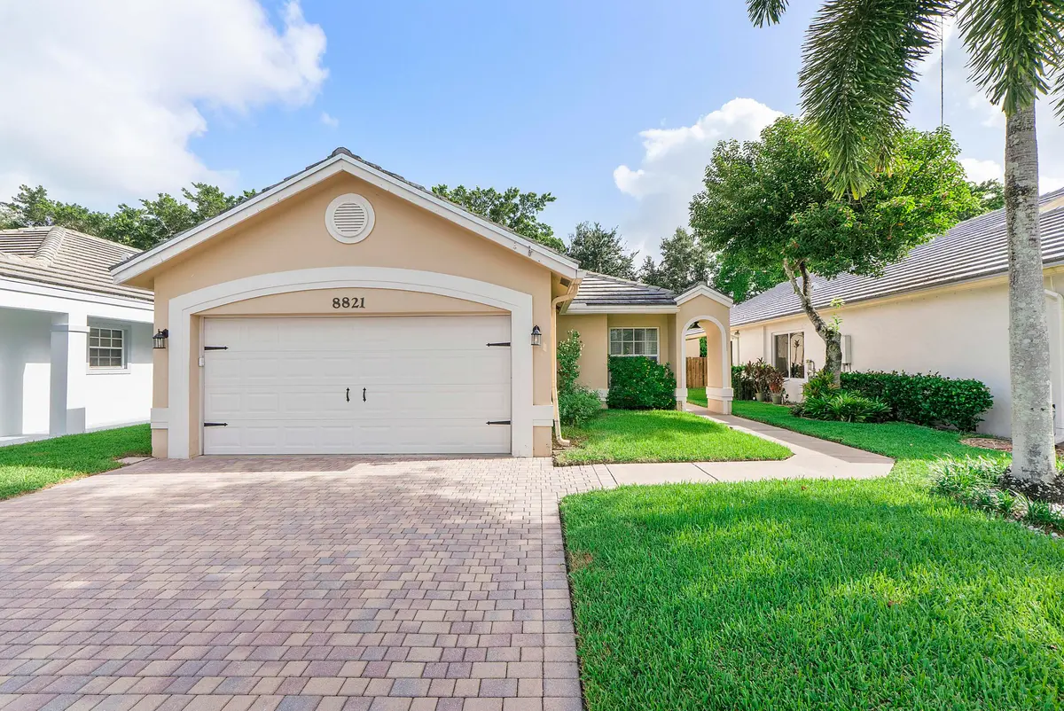 8821 Lake Park Cir N_041 at 8821 Lake Park Circle, Davie