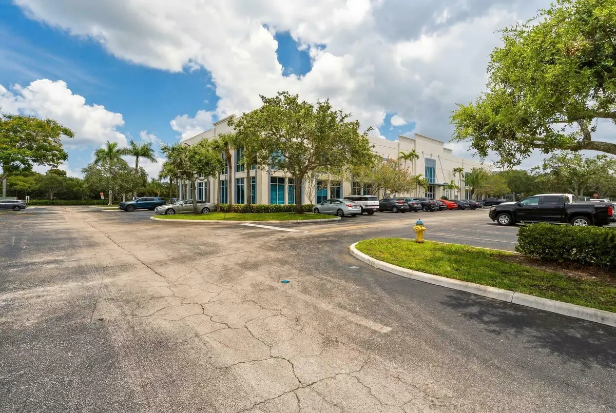 DSC00641_reedit_62c16925 at 2000 NW 150th Avenue 1110, Pembroke Pines