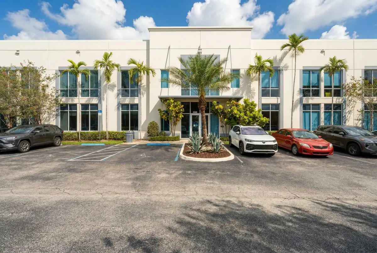 DSC00647_reedit_ba457e55 at 2000 NW 150th Avenue 1110, Pembroke Pines