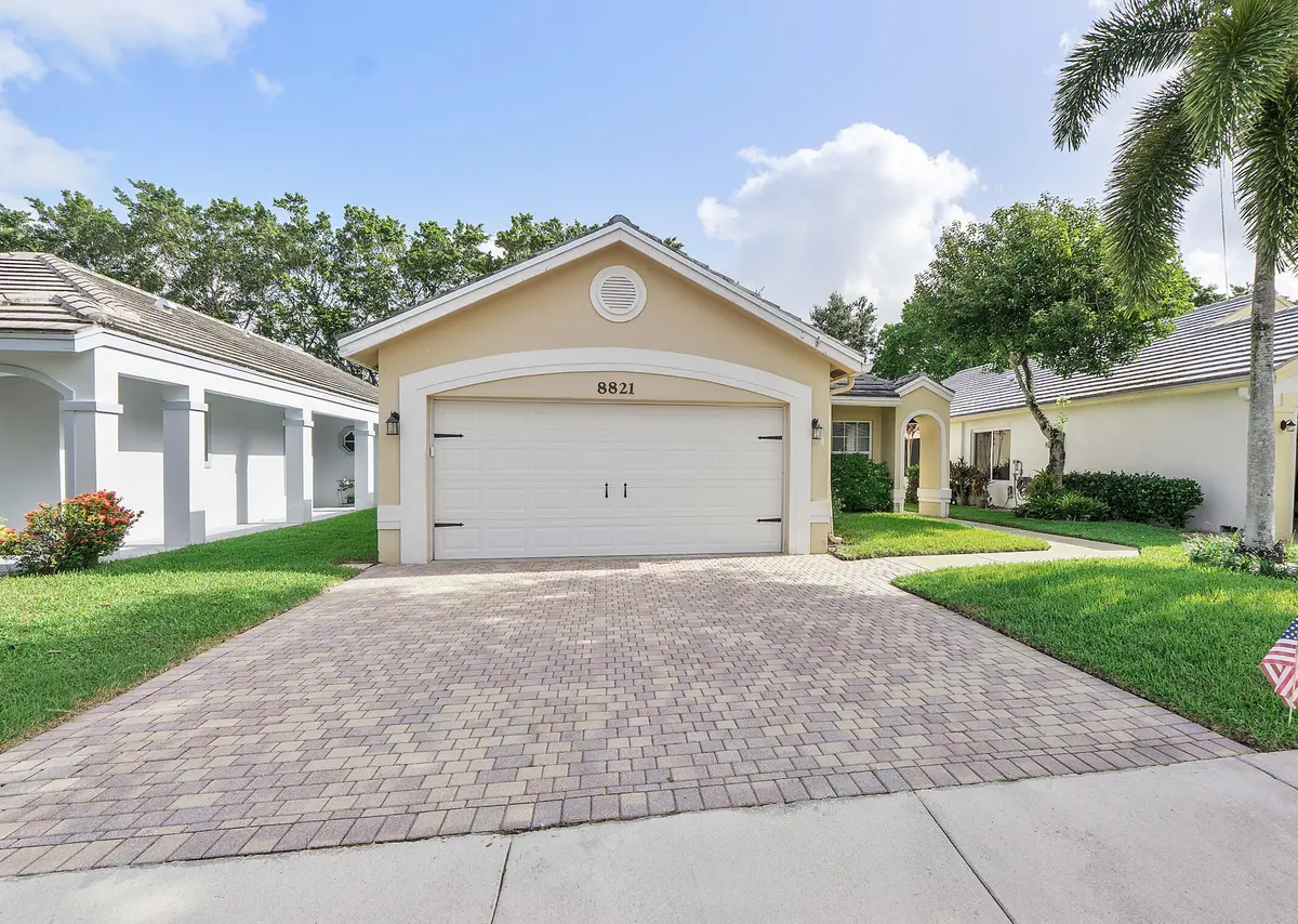8821 Lake Park Cir N_042 at 8821 Lake Park Circle, Davie