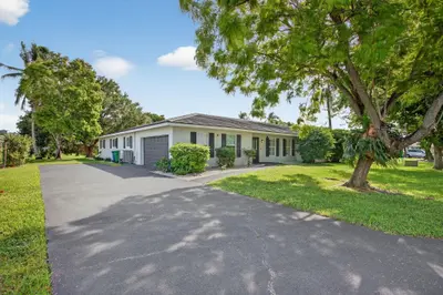 2421 NW 114th Avenue, Coral Springs – Single Family Residence for sale