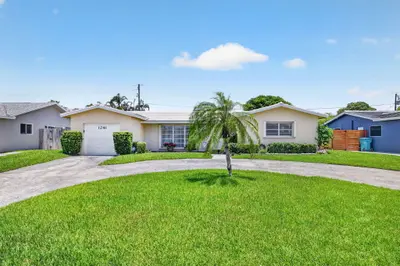 1241 SW 28th Avenue, Boynton Beach – sold
