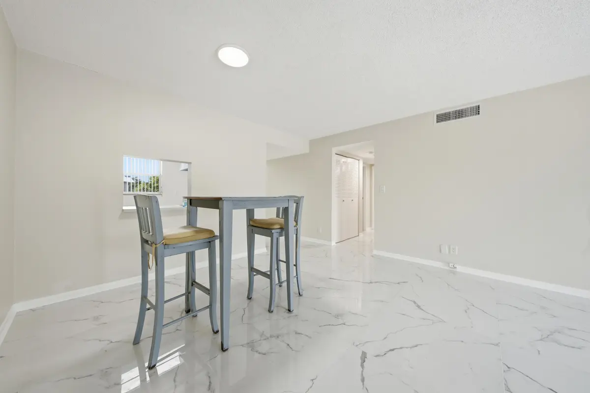 DSC00101 at 3000 Riverside Drive 201-1, Coral Springs
