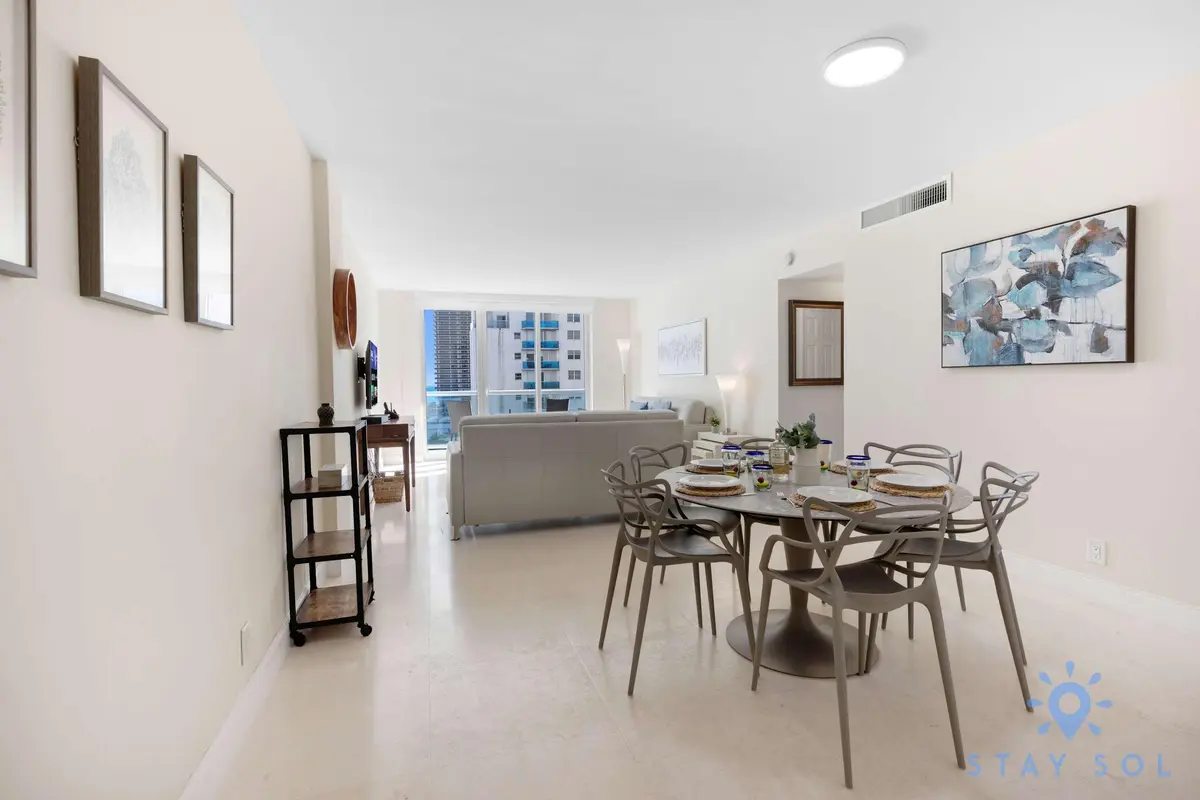 14K Full dining room at 3901 S Ocean Drive 14k, Hollywood